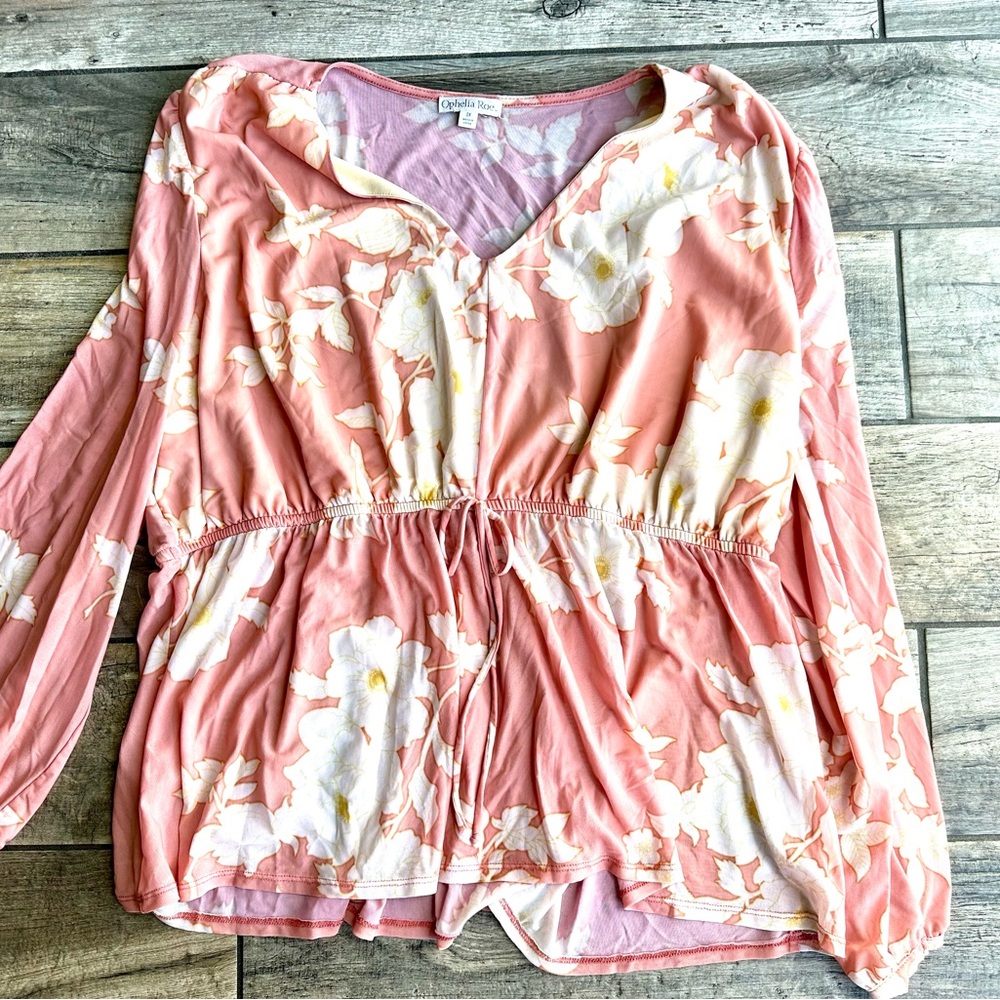 Ophelia Roe Plus Sz Blouse 1XL Floral Stretch Waist V-Neck Long Slv Stretch
